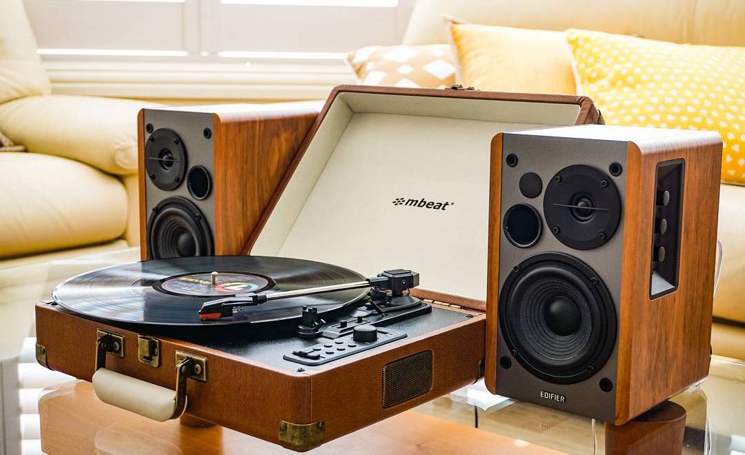 to Setup Speakers with a Turntable and a on Analogue vs Digital – Everyday Listening